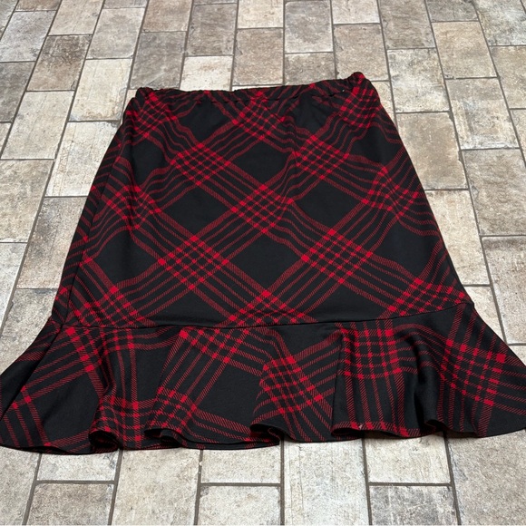 Cato Dresses & Skirts - Cato Red and Black Ruffled Trumpet Skirt Mid-Calf Length